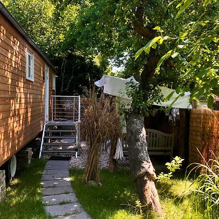 Zirkuswagen Mit Outdoor Whirlpool Und Garten Petershagen-Eggersdorf Exterior foto